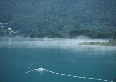 Le lac d'Annecy vu de la montgolfière