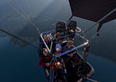 La nacelle vue de haut au-dessus du lac d'Annecy