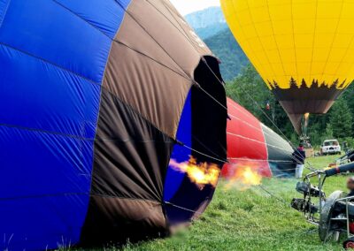 La flamme du brûleur pendant le gonflage