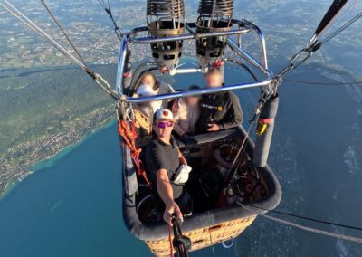 La nacelle au-dessus du lac d'Annecy